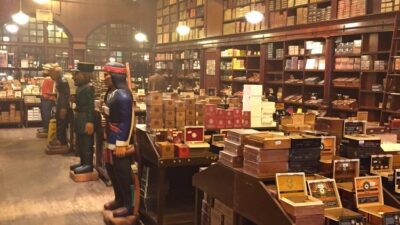 JR Cigar (Paramus, NJ)